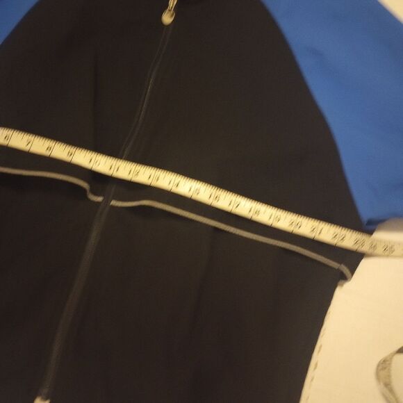 Vintage Asics Gore Tex windbreaker jacket with front zipper and pockets - Picture 7 of 8